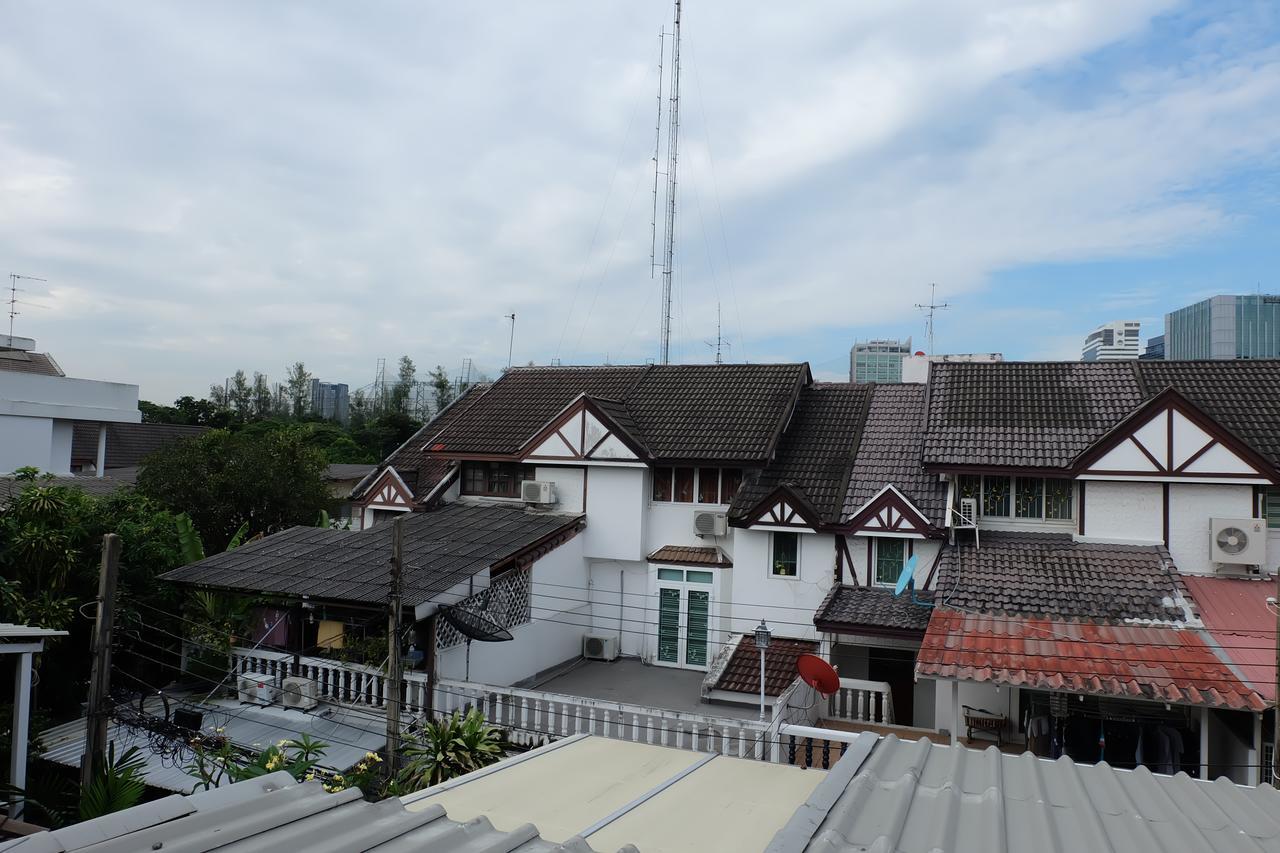 Baan Paan Sook Unitato Vandrarhem Bangkok Exteriör bild