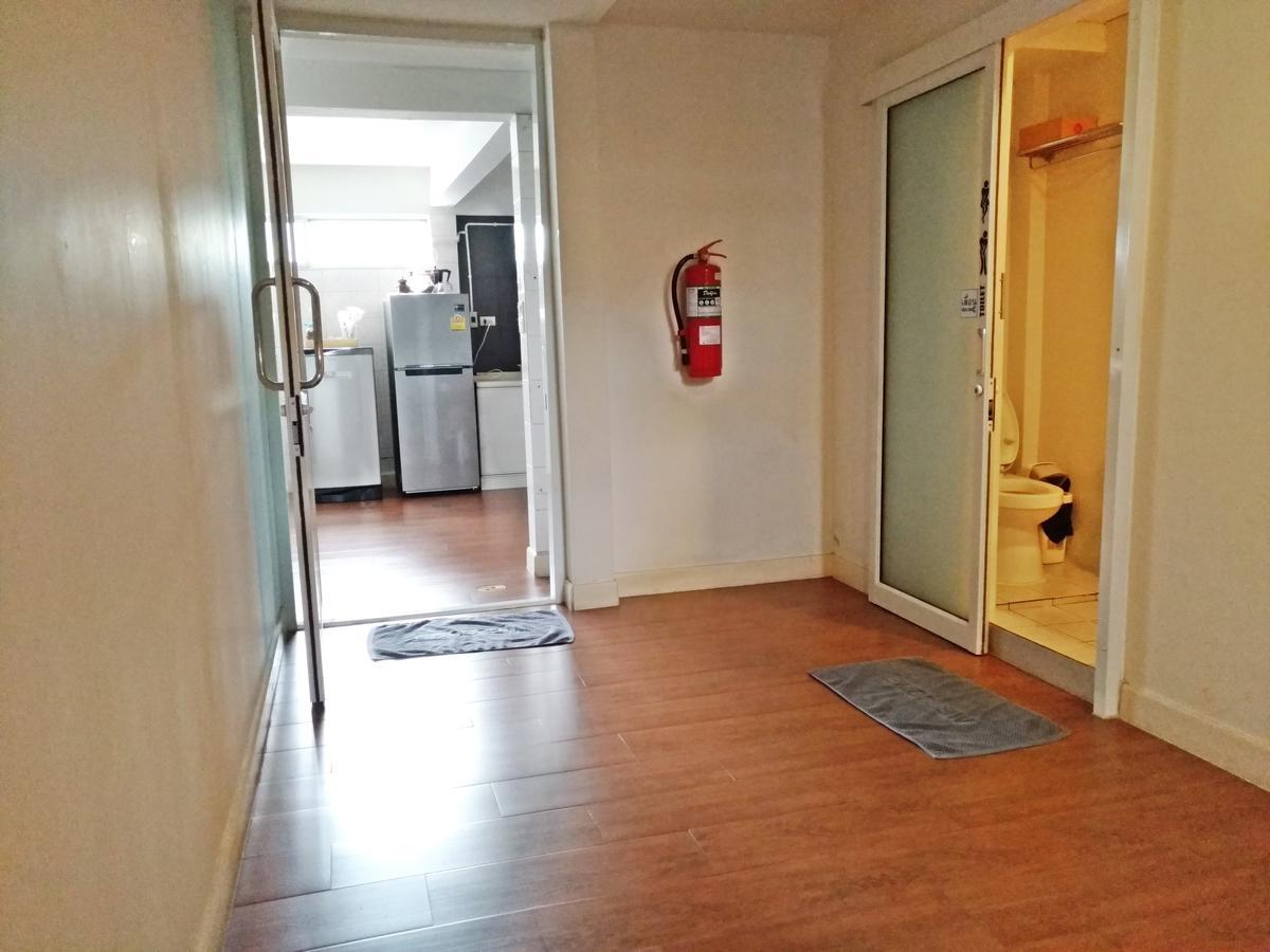 Baan Paan Sook Unitato Vandrarhem Bangkok Exteriör bild